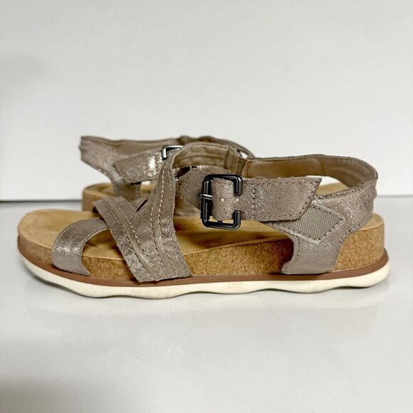 Clarks Brynn Ave Strappy Sandal - Picture 3 of 11